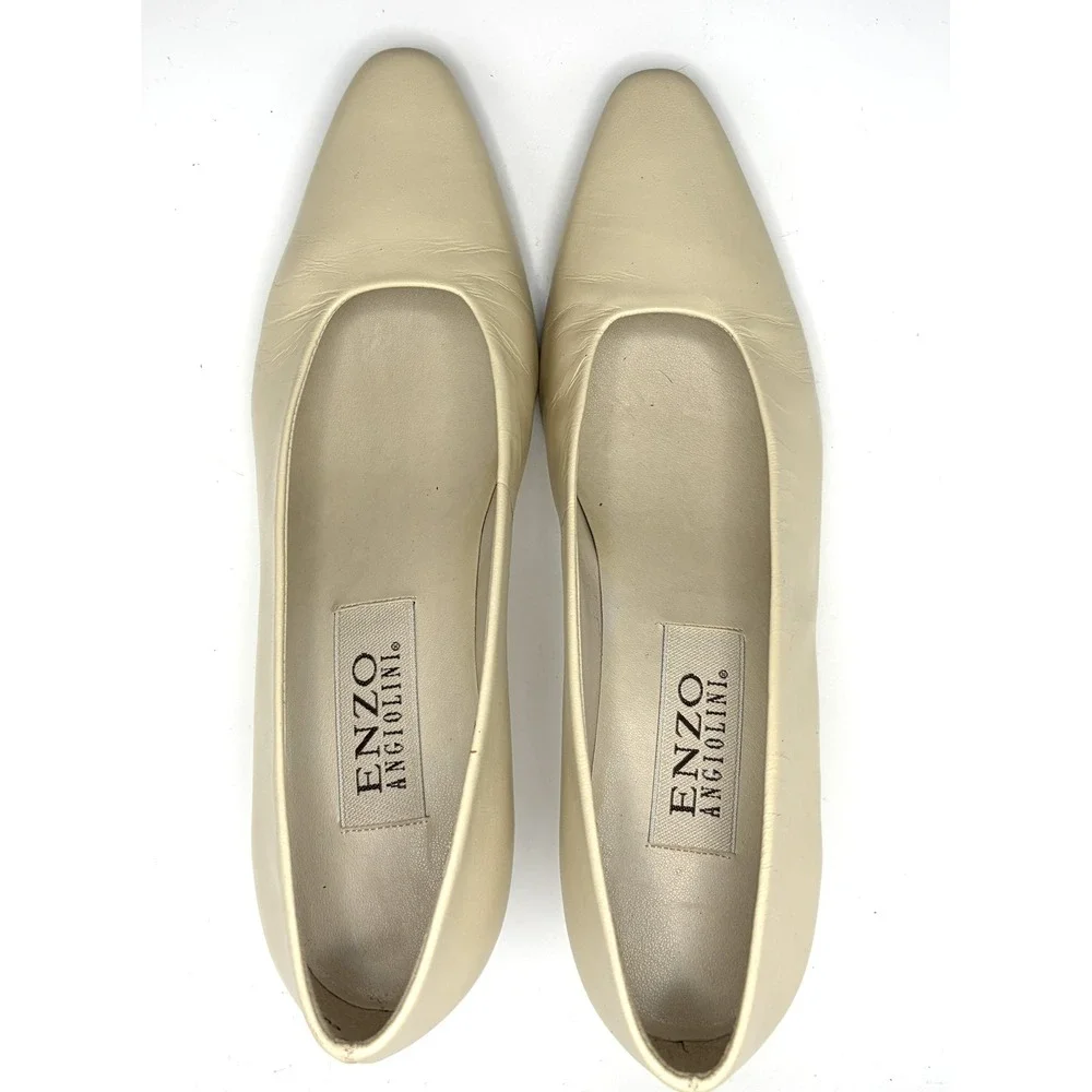 Vintage Enzo Angiolini Ivory Leather Square Toe Pumps Low Heel 90s Y2K Size 71/2